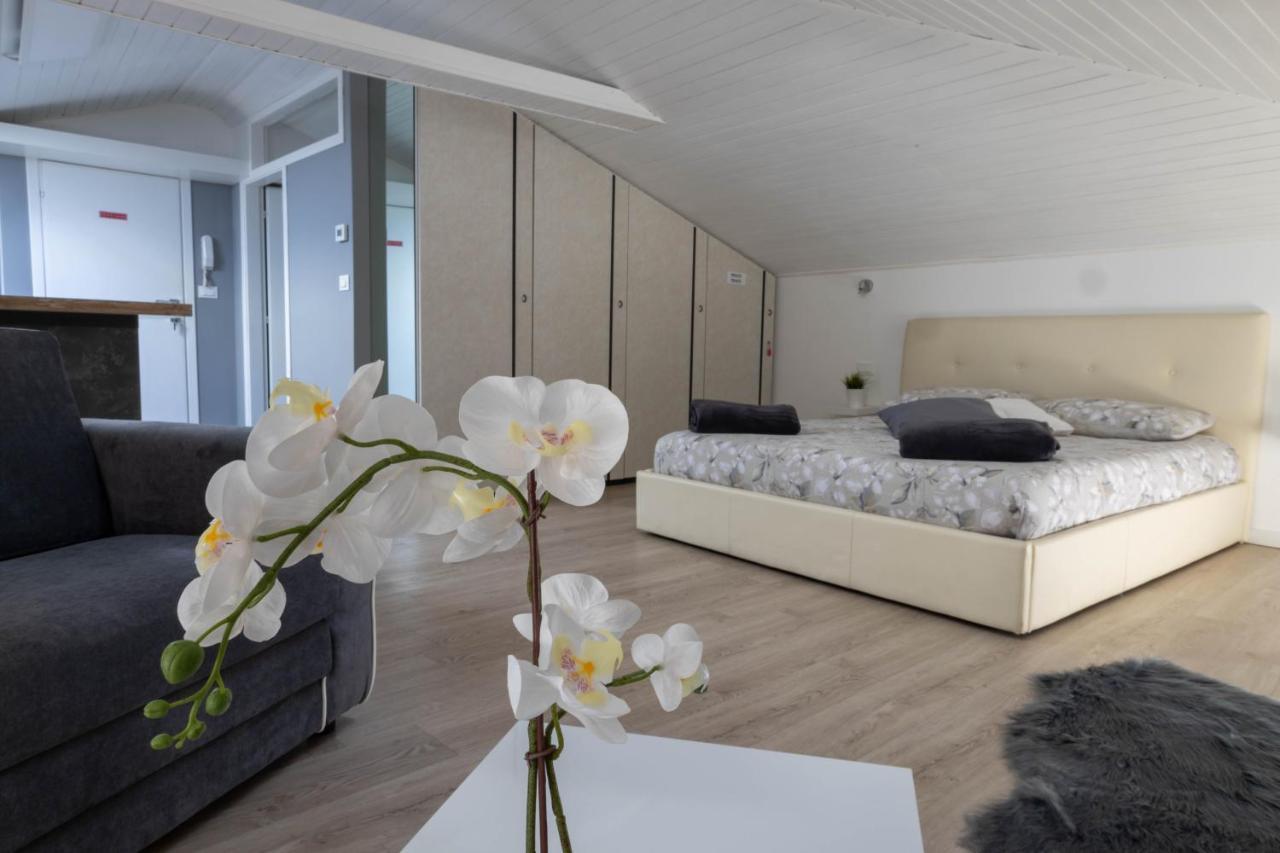Lapiccolina Lejlighed Desenzano del Garda Eksteriør billede